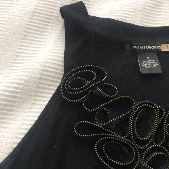 Black Tank Top with Zipper Detail - Picture 2 of 3